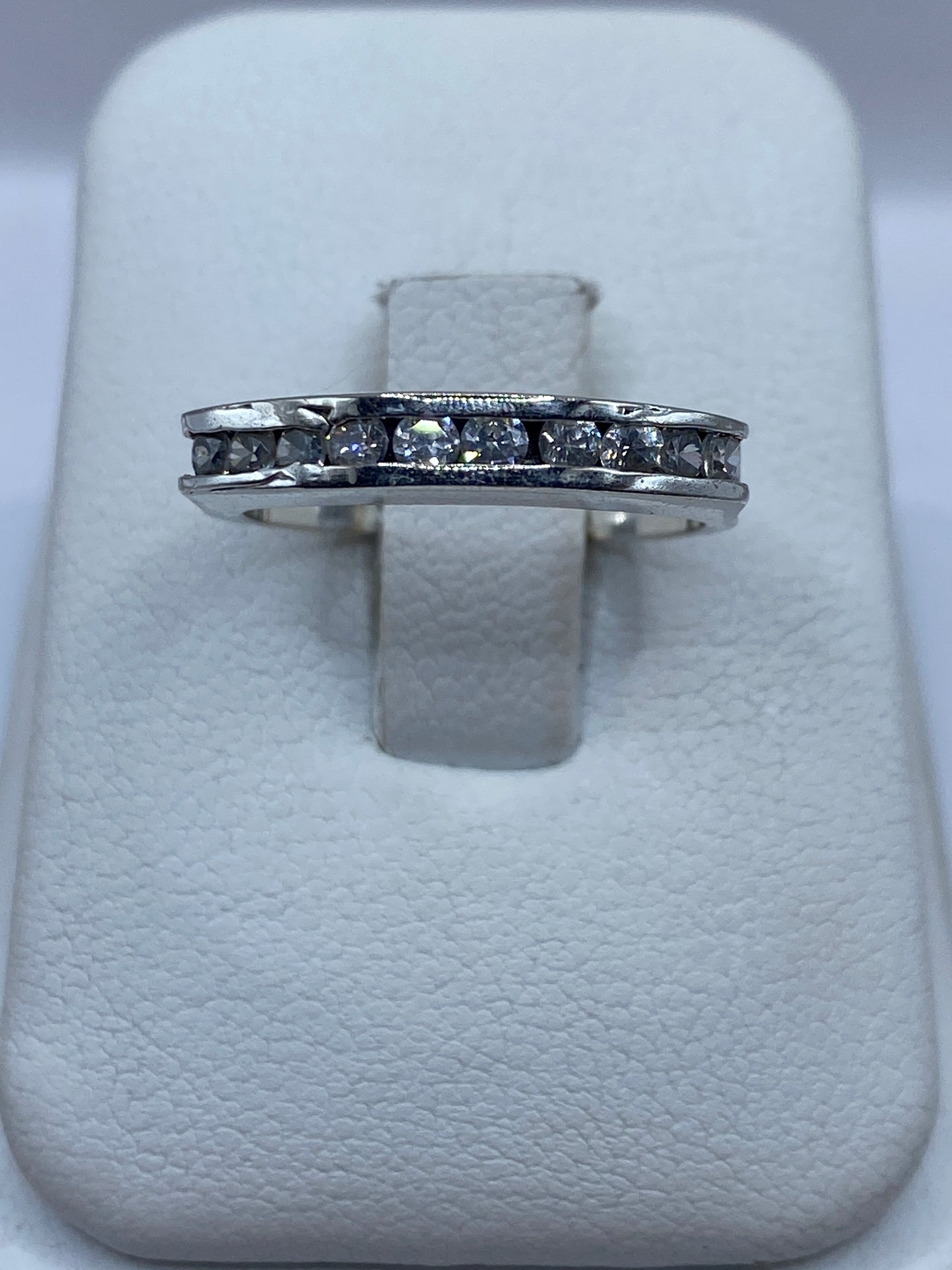 Anillo de plata .925 solitario con circonia blanca brillante, talla 6
