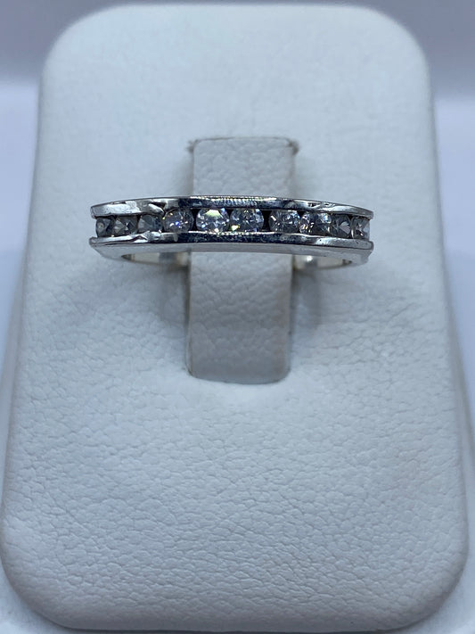 Anillo de plata .925 solitario con circonia blanca brillante, talla 6