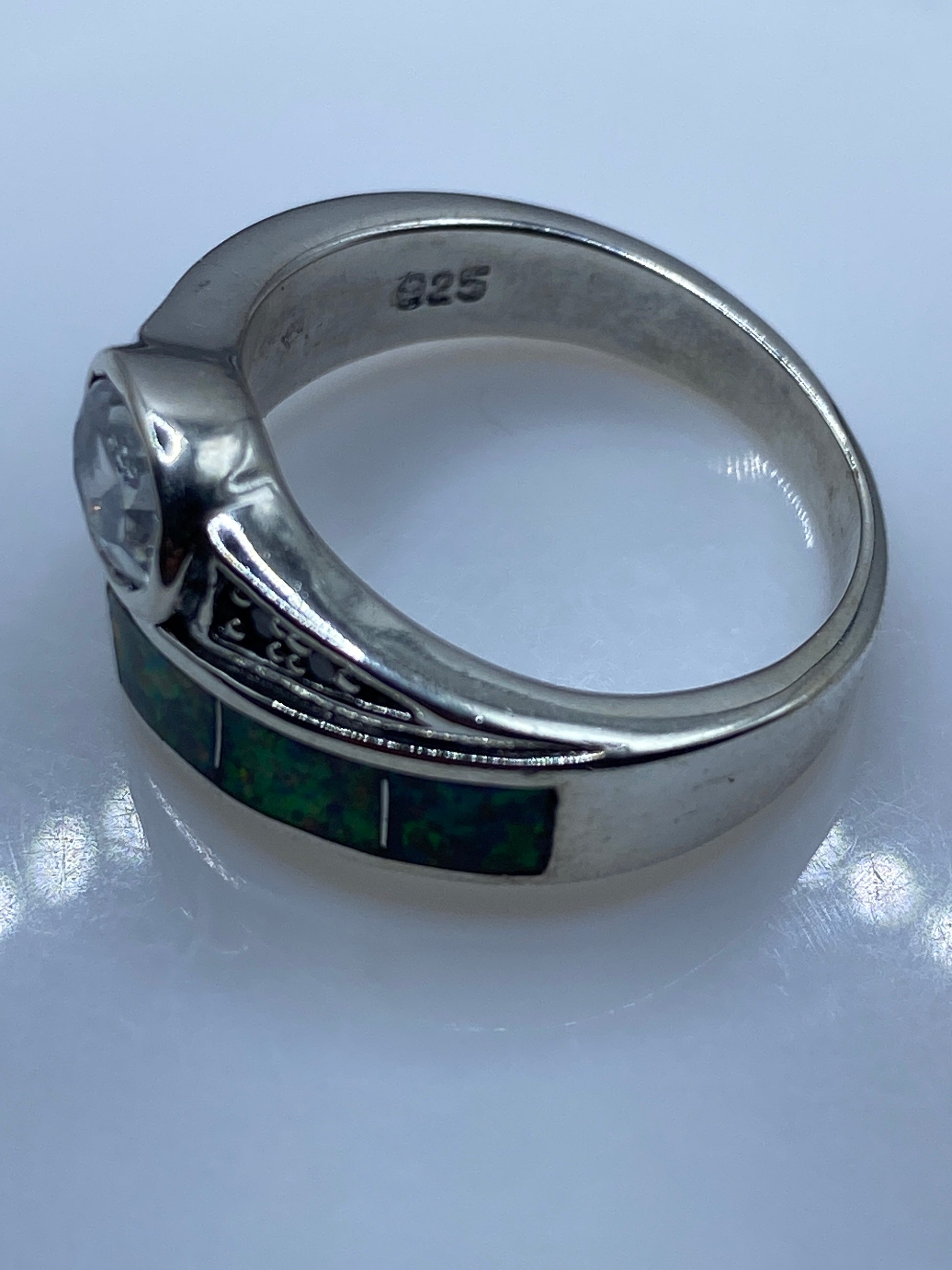 Anillo de Plata con Ópalo de Fuego Multicolor — Diseño Asimétrico — foto 5