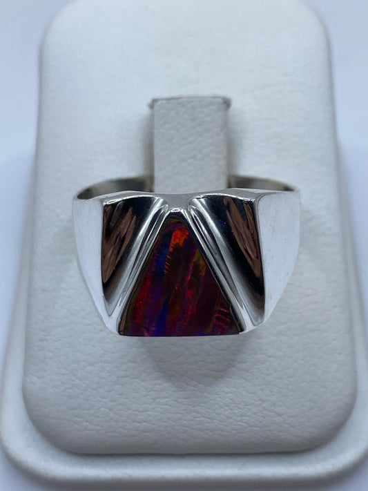 Anillo de plata .925 con ópalo de fuego multicolor en estuche blanco
