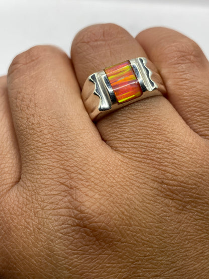 Anillo en la mano mostrando el hallmark .925 MEXICO y el tamaño real de la pieza