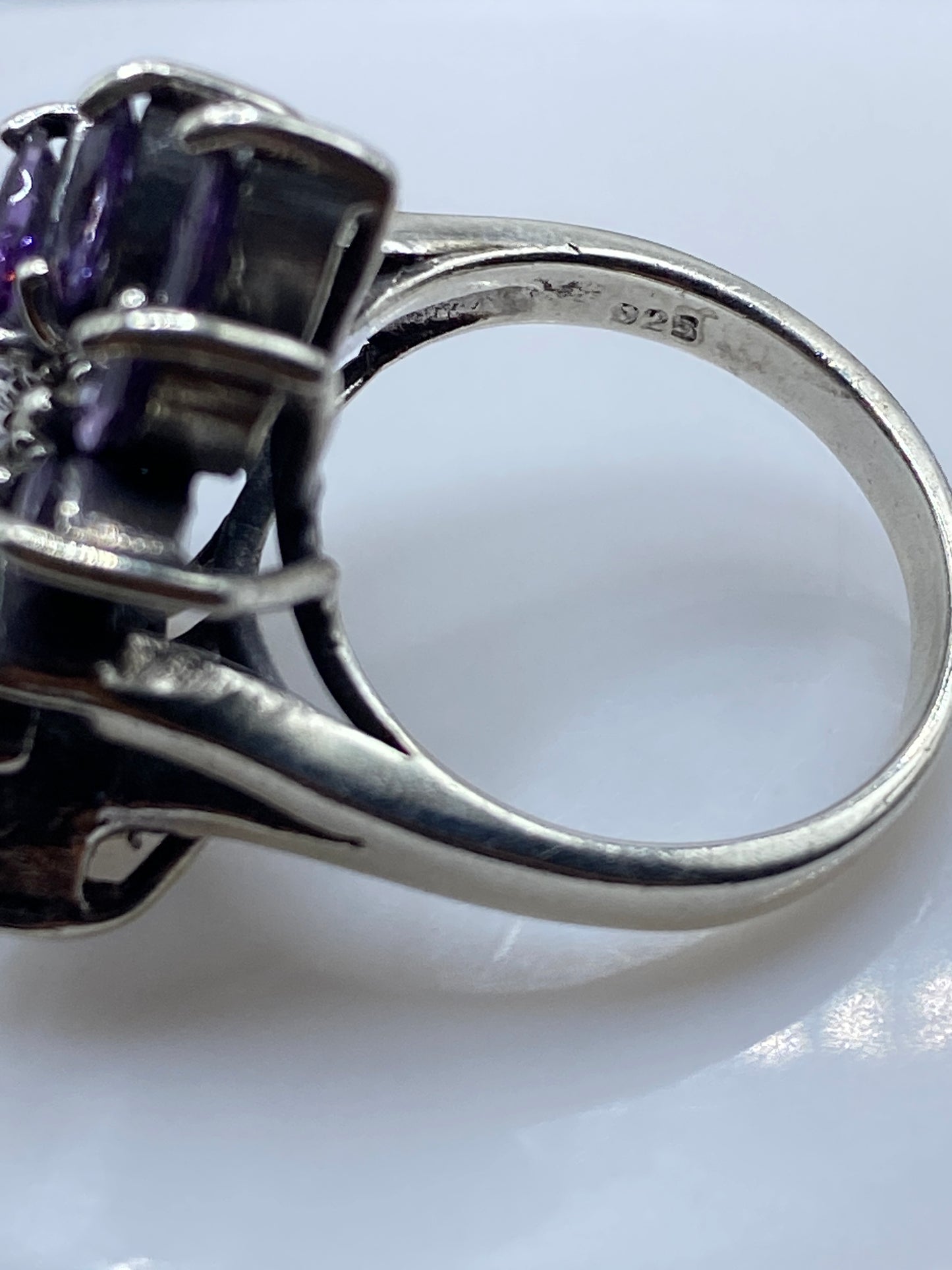 Anillo Floral Plata Circonia Morada — Coctel Voluminoso — foto 5