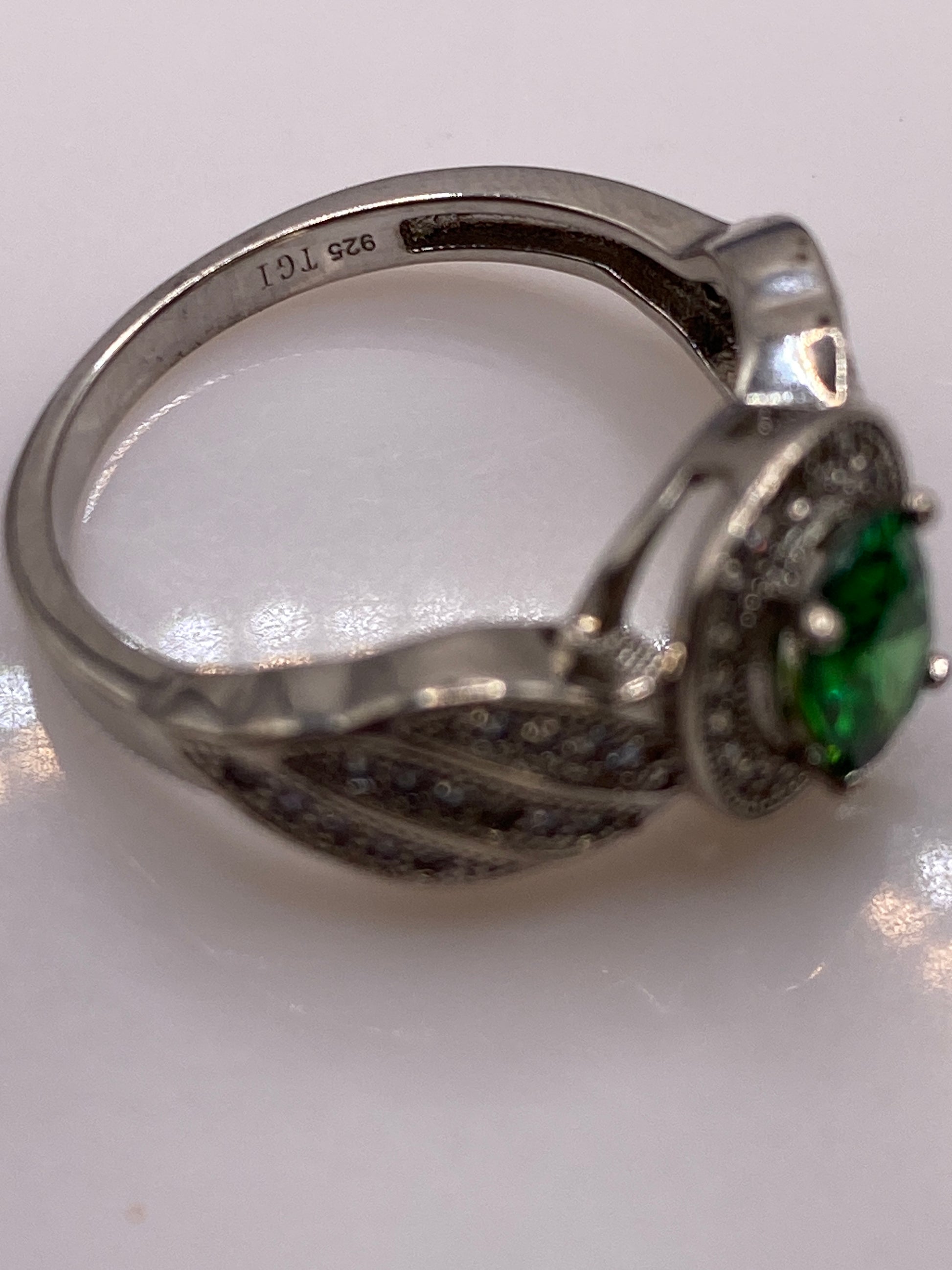 Anillo de Plata Verde Esmeralda Halo — Alas de Circonia — foto 5