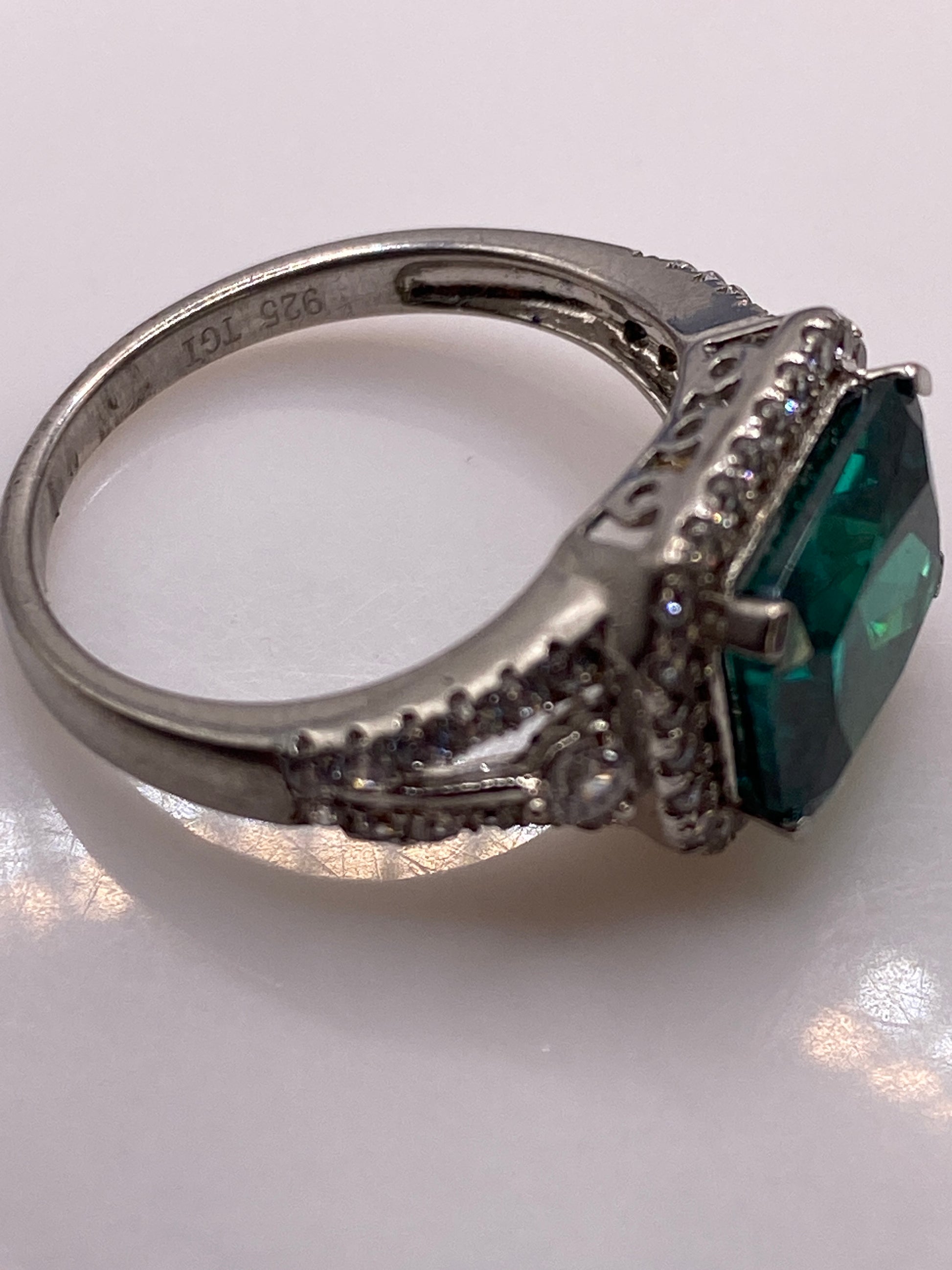 Anillo Solitario Plata Circonia Verde Esmeralda — Engaste Filigrana — foto 5
