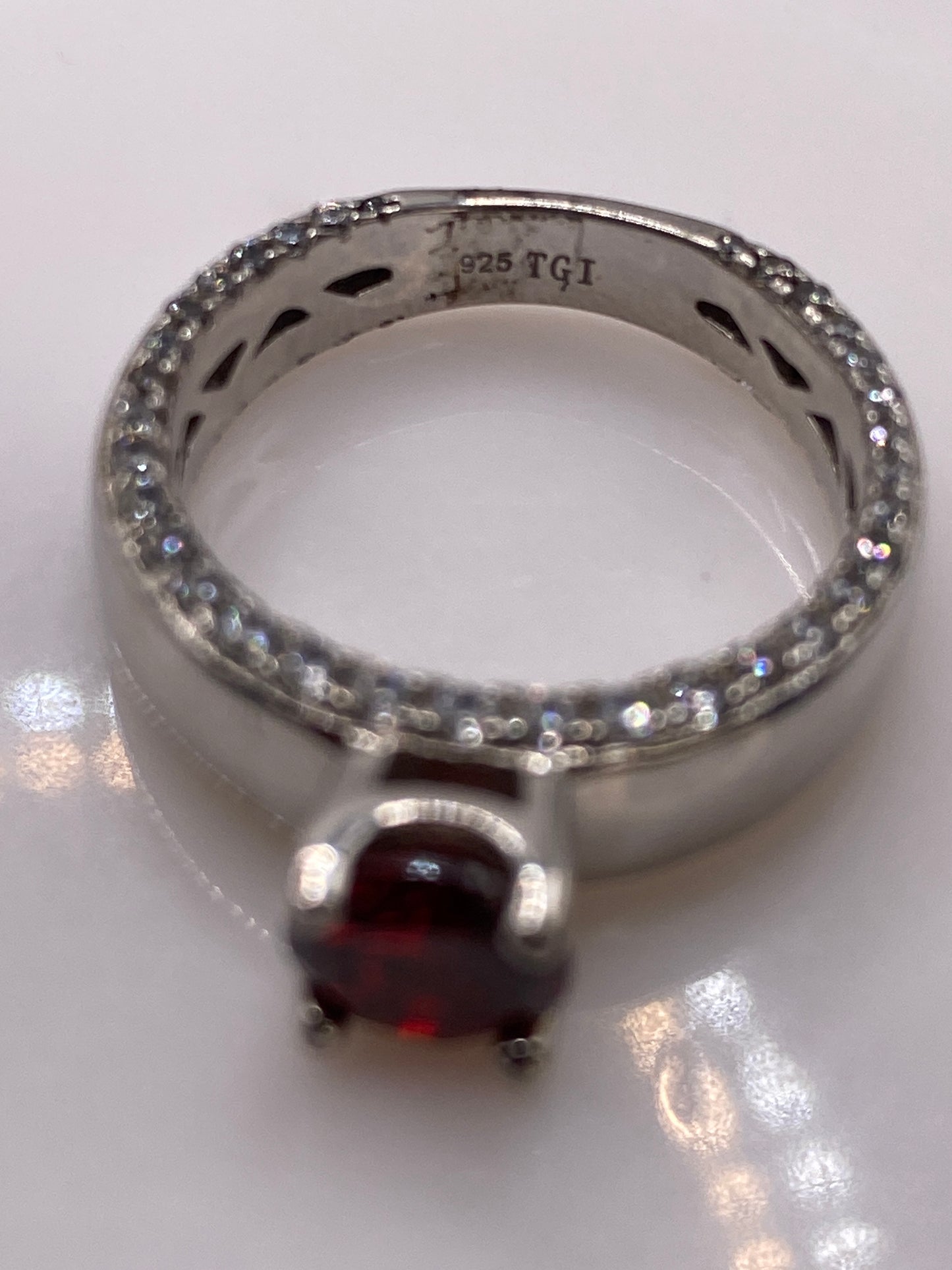 Anillo de Plata Solitario Circonia Roja — Elegancia Atemporal — foto 5