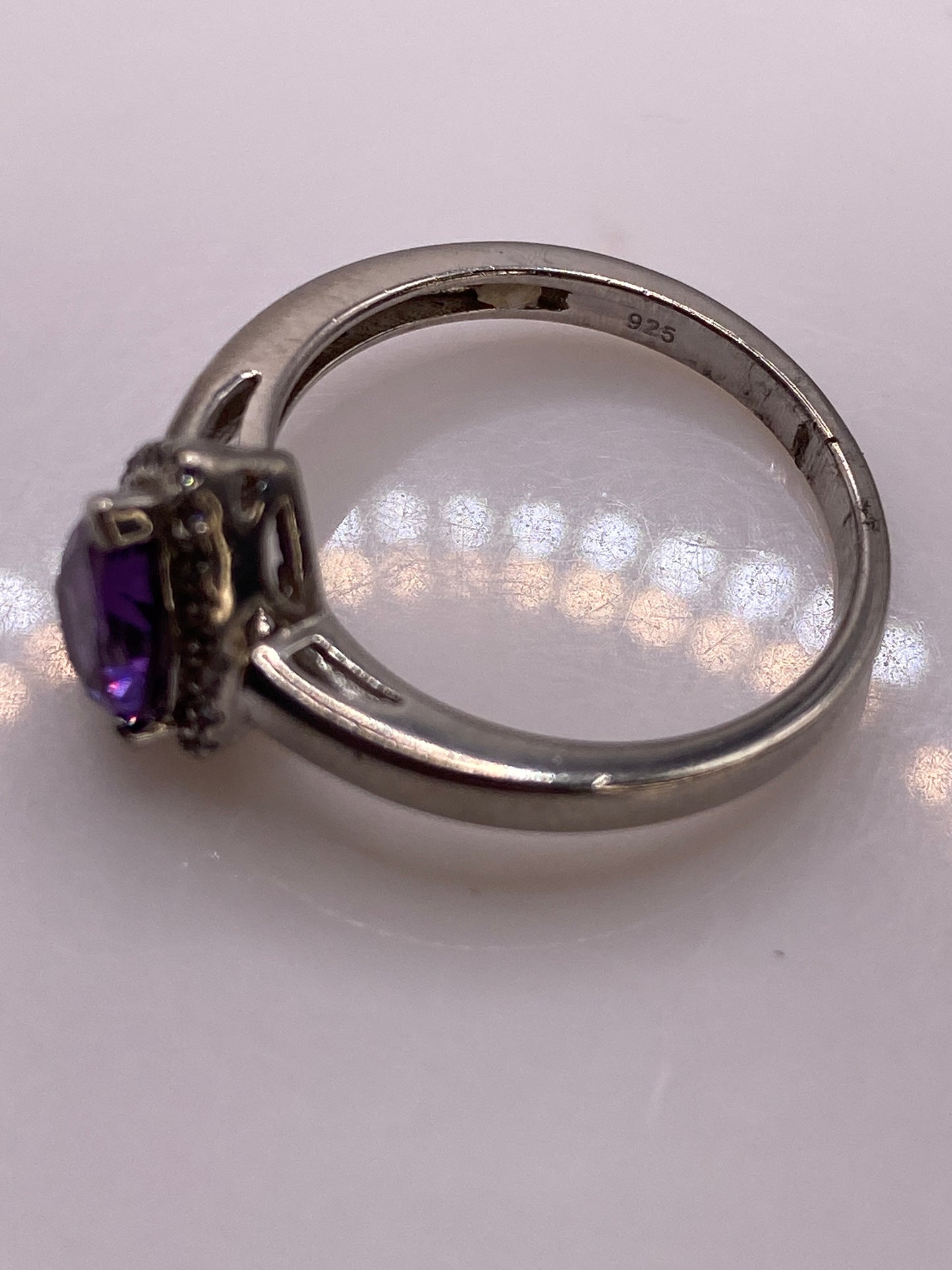 Anillo Solitario Plata Circonia Morada — Elegancia Pura — foto 5