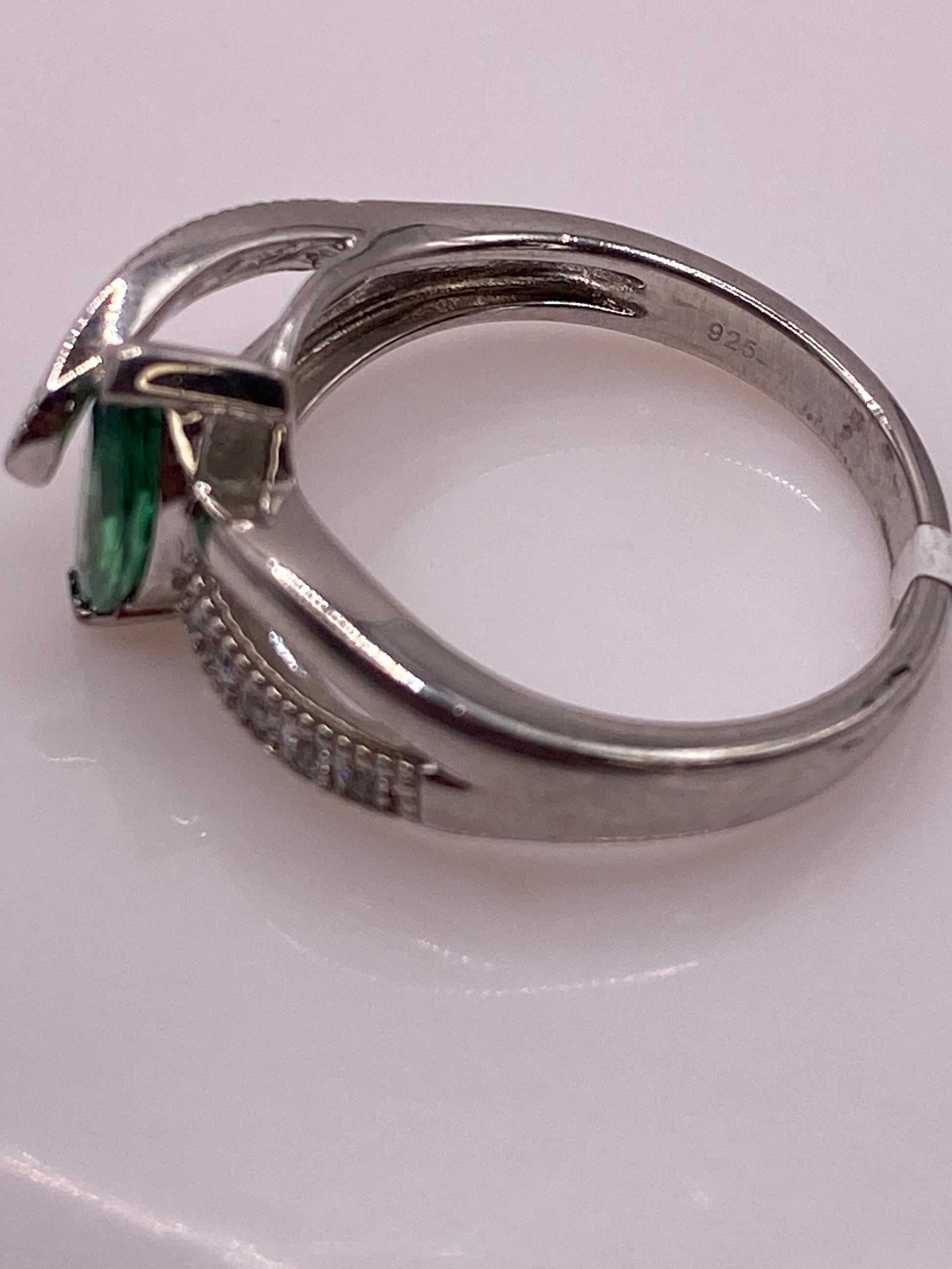 Anillo de Plata Solitario Circonia Verde — Elegancia Minimalista — foto 5