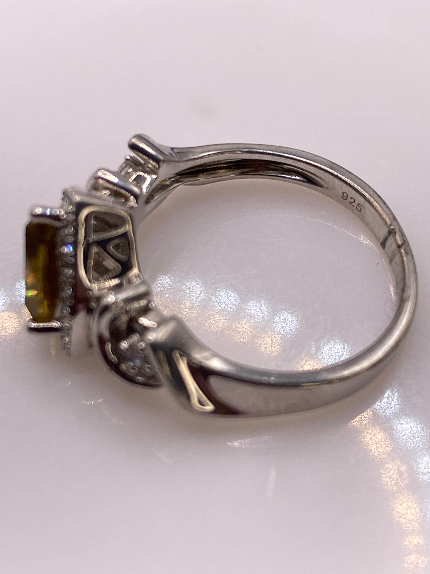 Anillo de Plata Circonia Amarilla con Alas — Solitario Escultural — foto 5
