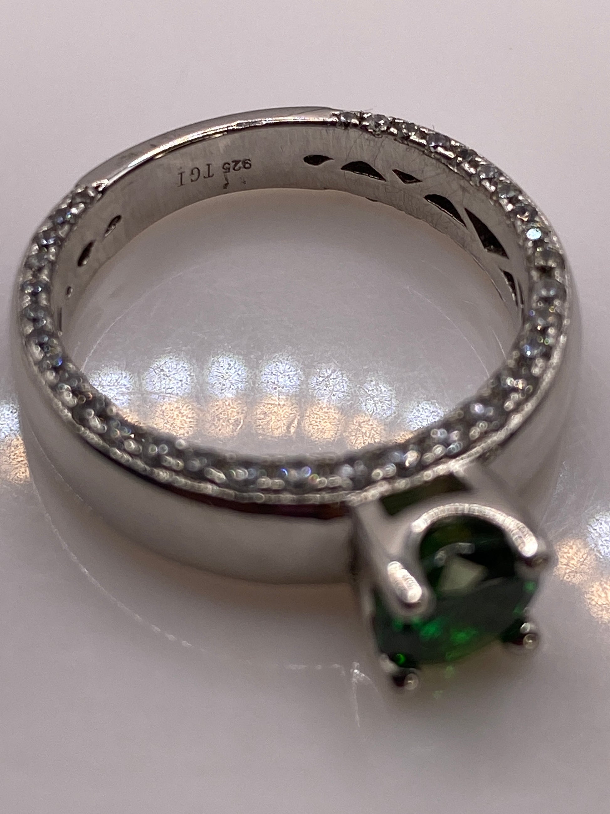 Anillo de Plata Solitario Circonia Verde — Elegancia Minimalista — foto 5