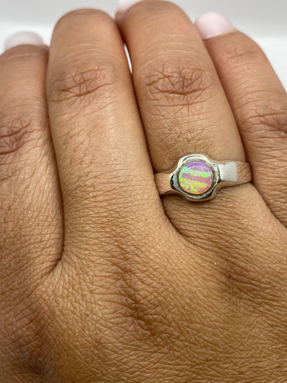 Anillo sobre fondo blanco mostrando sello 950 MEXICO en la banda interna