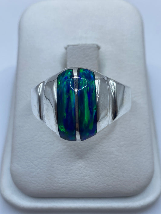 Anillo de plata .950 con ópalo de fuego azul verde en estuche blanco