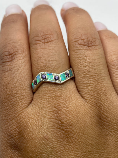 Anillo sobre fondo blanco revelando el sello 950 MEXICO