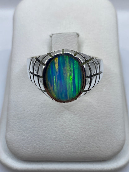 Anillo de plata .950 con ópalo de fuego azul cielo en estuche blanco