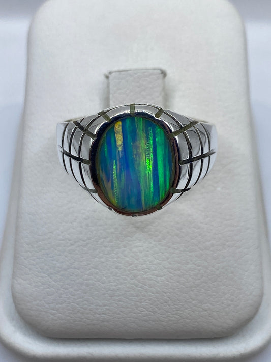 Anillo de plata .950 con ópalo de fuego azul cielo en estuche blanco