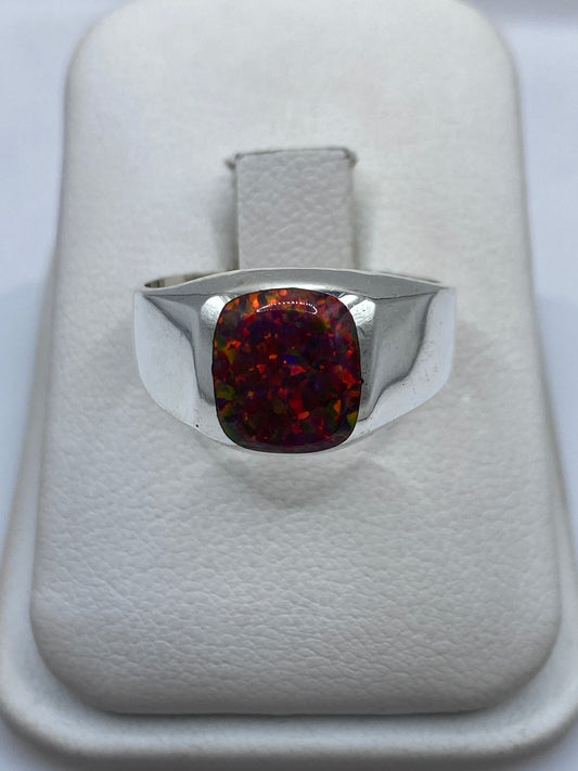 Anillo de plata .950 con ópalo de fuego multicolor en caja de presentación