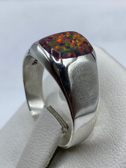 Vista lateral del anillo unisex en plata .950 pulida