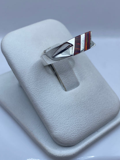 Vista frontal del anillo unisex de plata .925 con ópalo natural