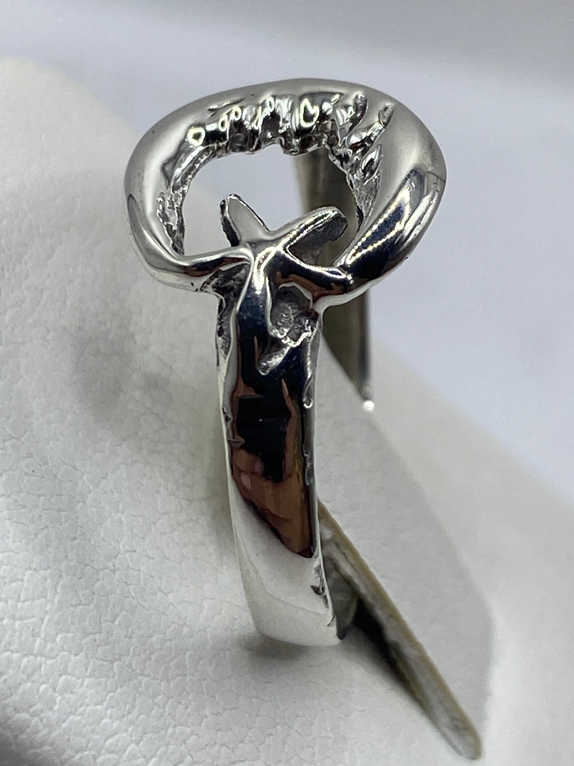 Anillo giratorio en estuche blanco listo para envío, talla 9