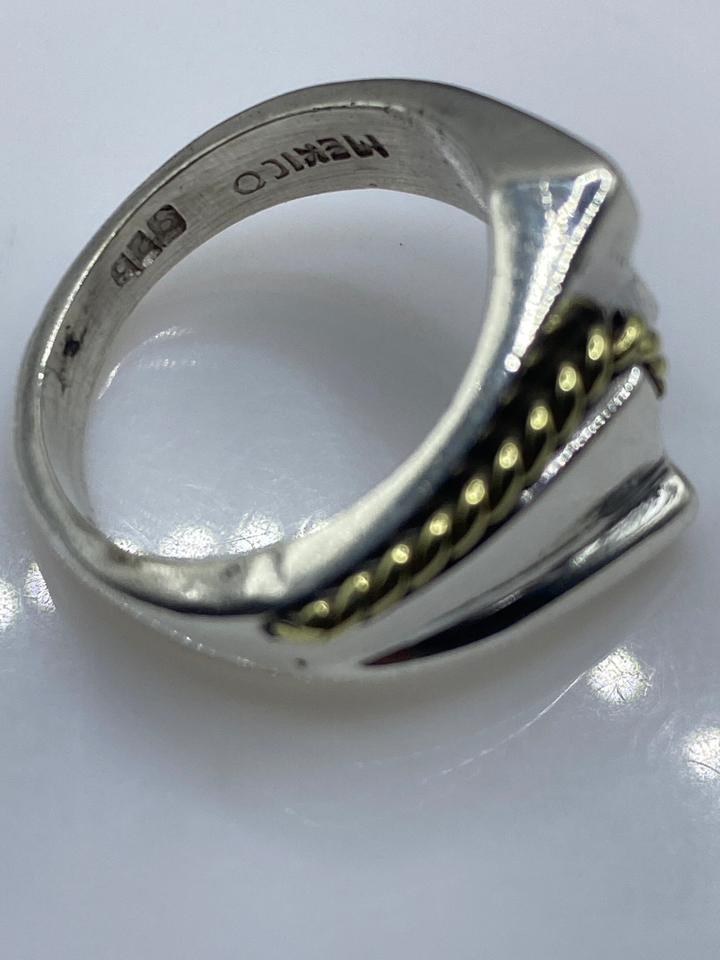 Anillo de Plata Maciza con Detalles en Oro — Diseño Moderno — foto 5