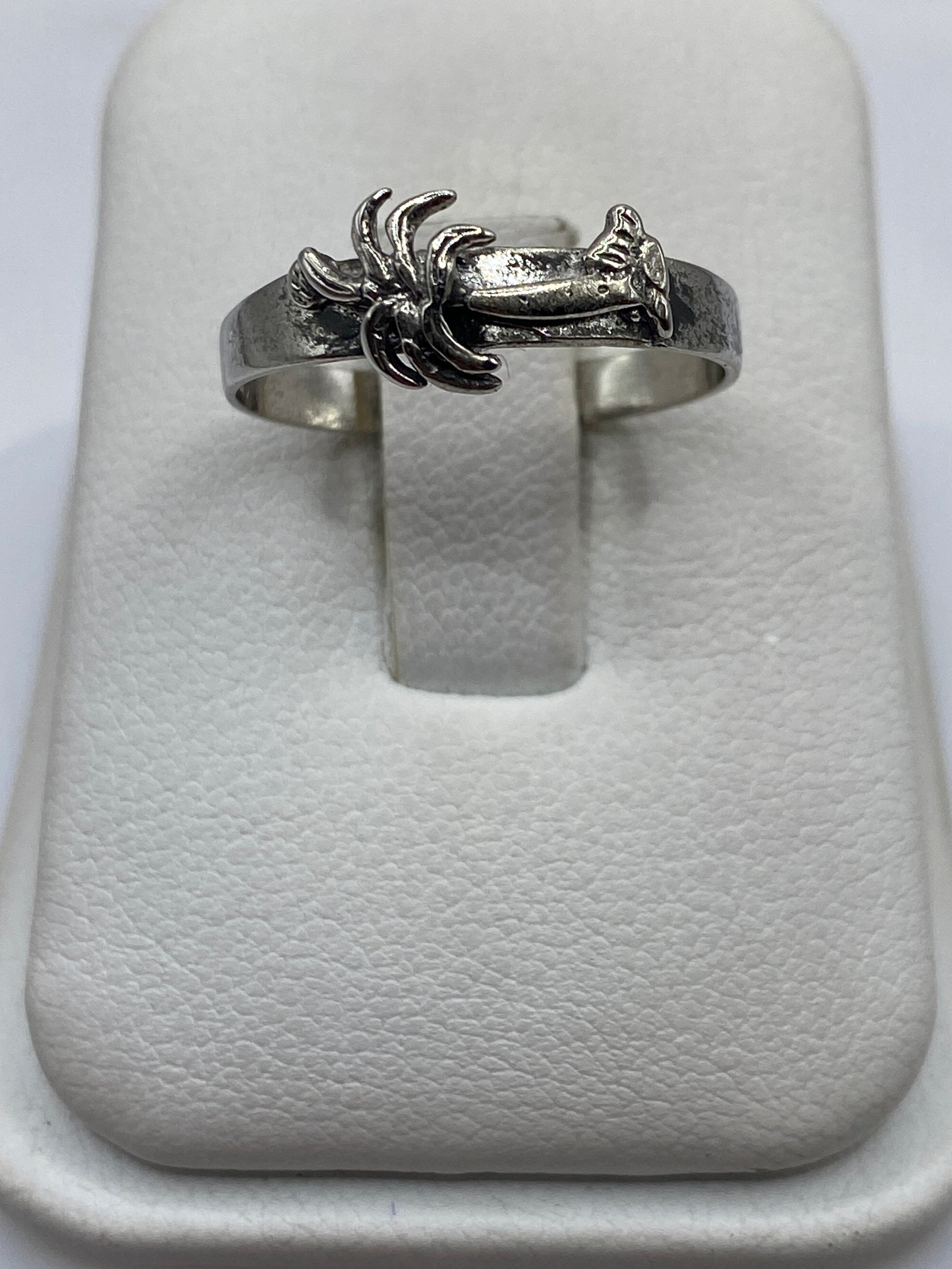 Anillo solitario de plata .925 minimalista en estuche blanco