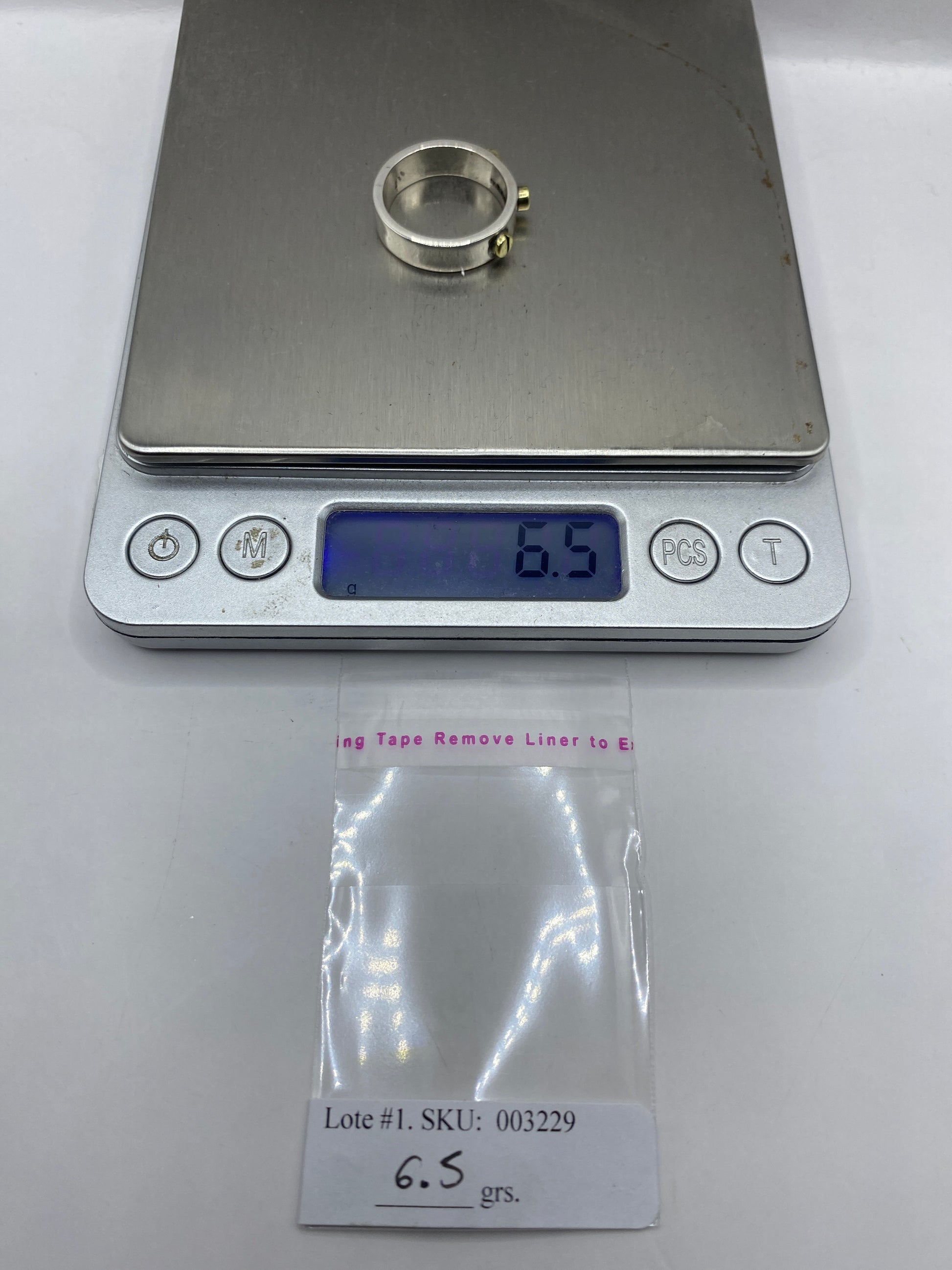 Anillo de Plata Maciza con Detalles Dorados — Sello Moderno — foto 6