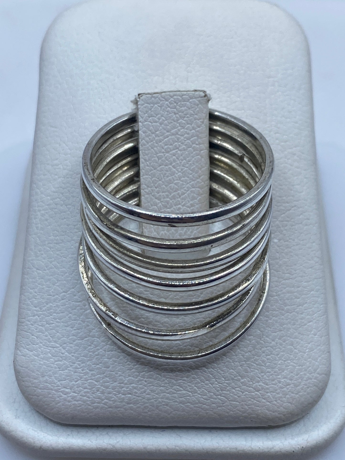 Anillo de plata .925 con bandas paralelas minimalistas en estuche blanco