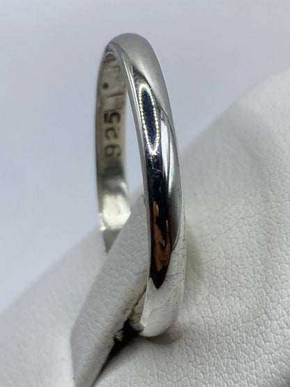 Sello 925 grabado en el interior del anillo de plata auténtica