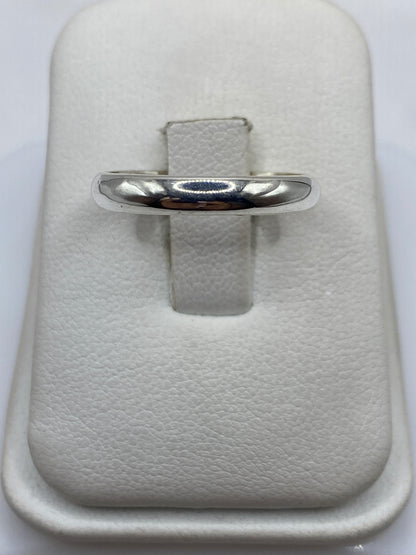 Anillo banda de plata .925 pulida, liso y minimalista en joyero