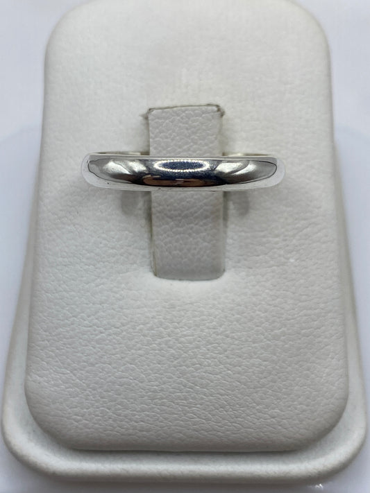 Anillo banda de plata .925 pulida, liso y minimalista en joyero