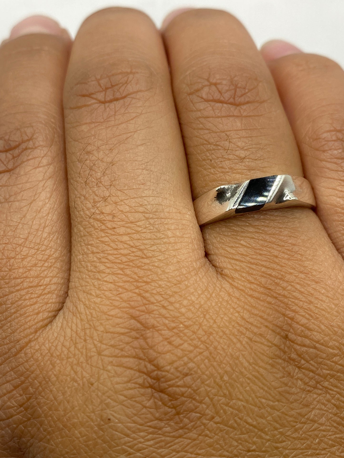 Sello .925 MEXICO visible en el interior del anillo de plata