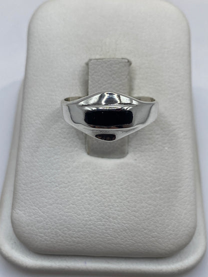 Anillo de plata .925 con ónix negro en forma de solitario, talla 6