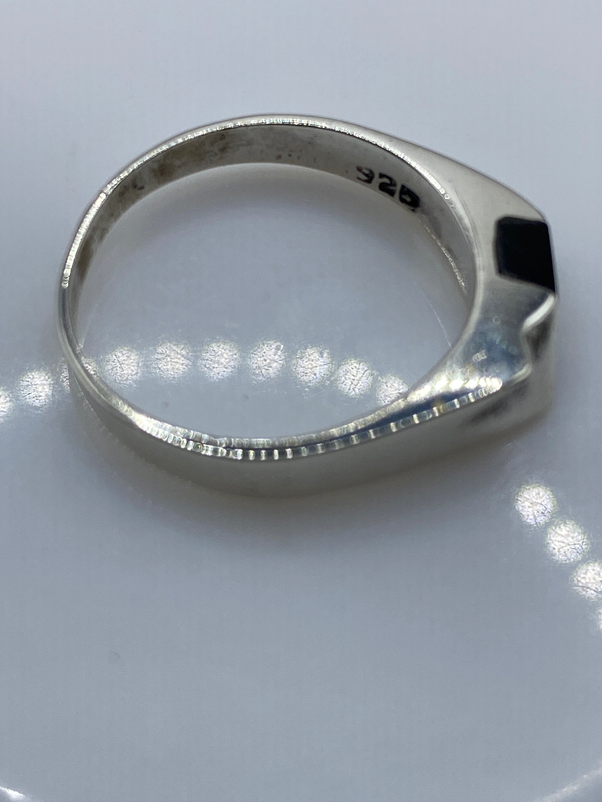 Anillo de Plata con Ónix Negro — Diseño Minimalista Unisex — foto 5