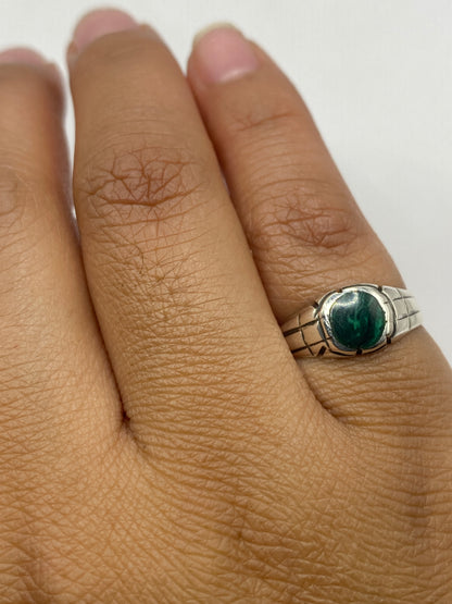 Anillo sobre escala mostrando peso 2.2 gramos y sello 925 MEXICO