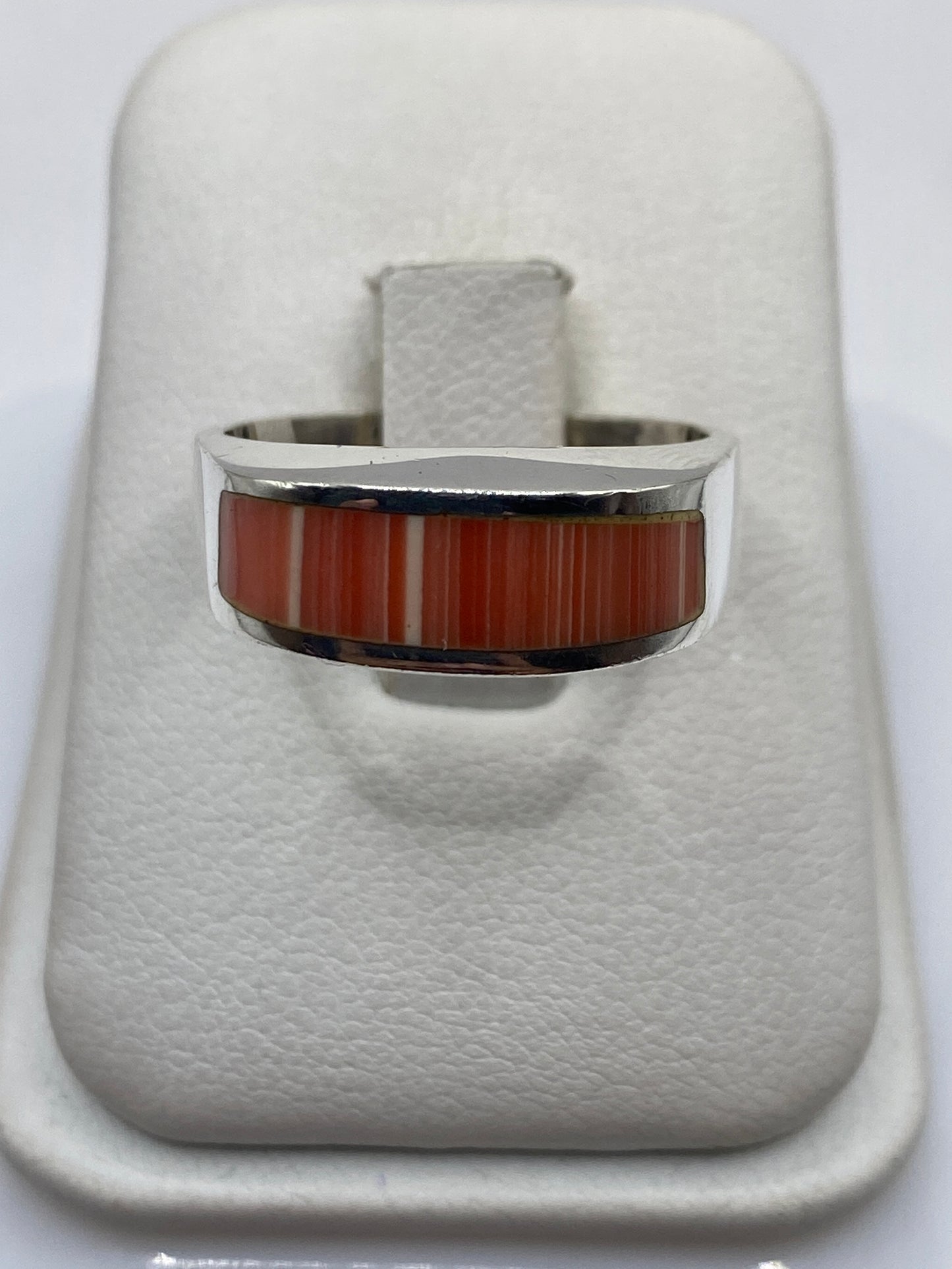Anillo de plata .925 con piedra engastada, diseño moderno unisex en talla 9