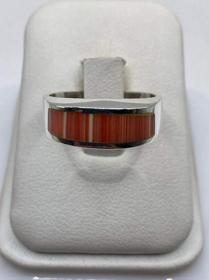 Anillo de plata .925 con piedra engastada, diseño moderno unisex en talla 9