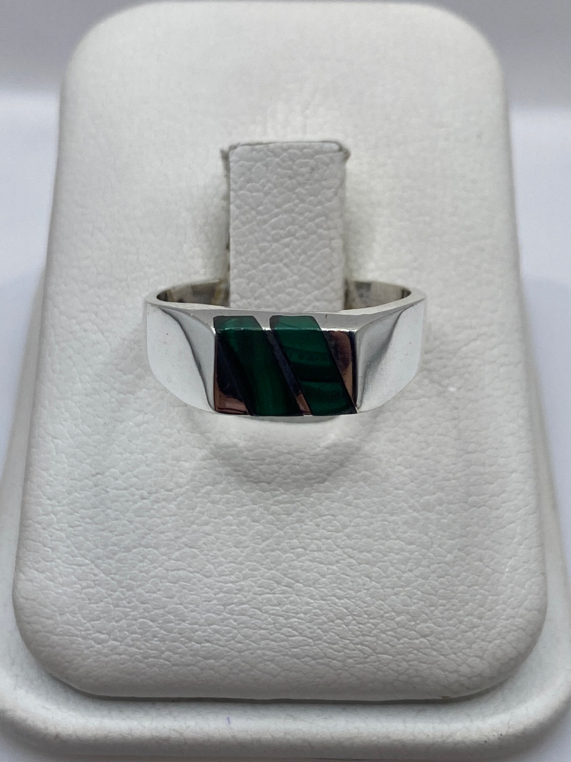 Anillo de Plata Malaquita Verde — Solitario Minimalista — foto 1