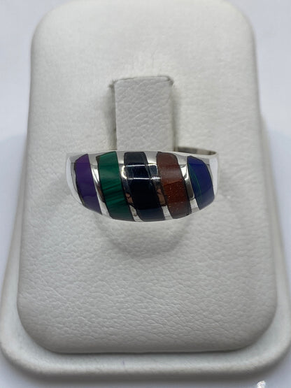 Anillo de plata con malaquita verde en estuche blanco