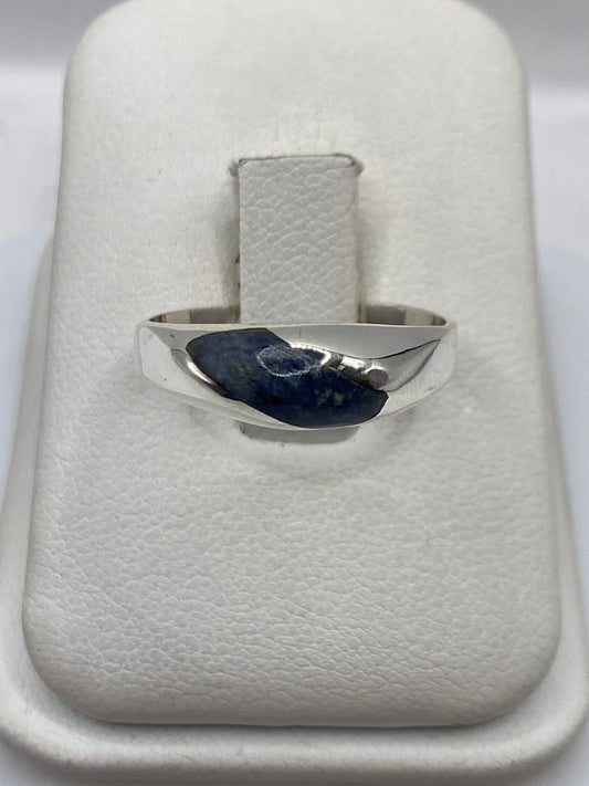 Anillo de plata solitario con lapislázuli azul natural en estuche blanco