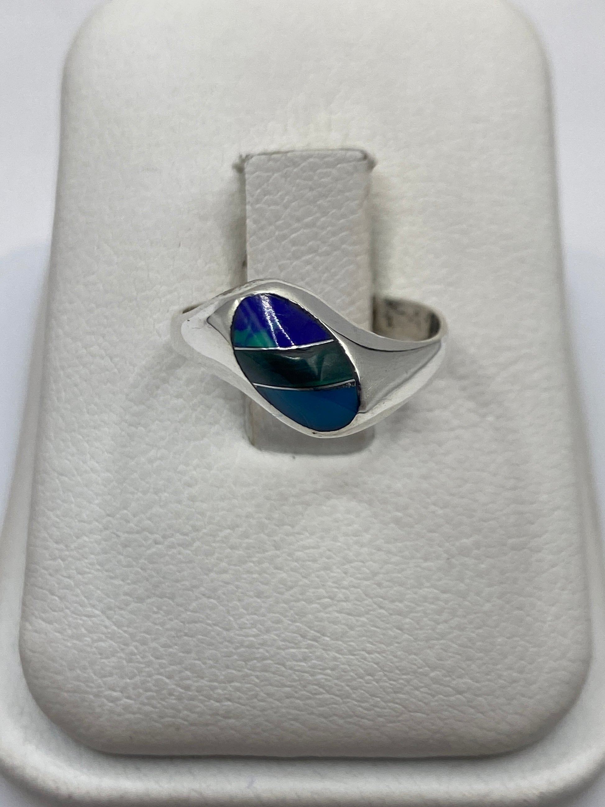 Anillo de plata con malaquita verde natural, talla 5, en estuche blanco