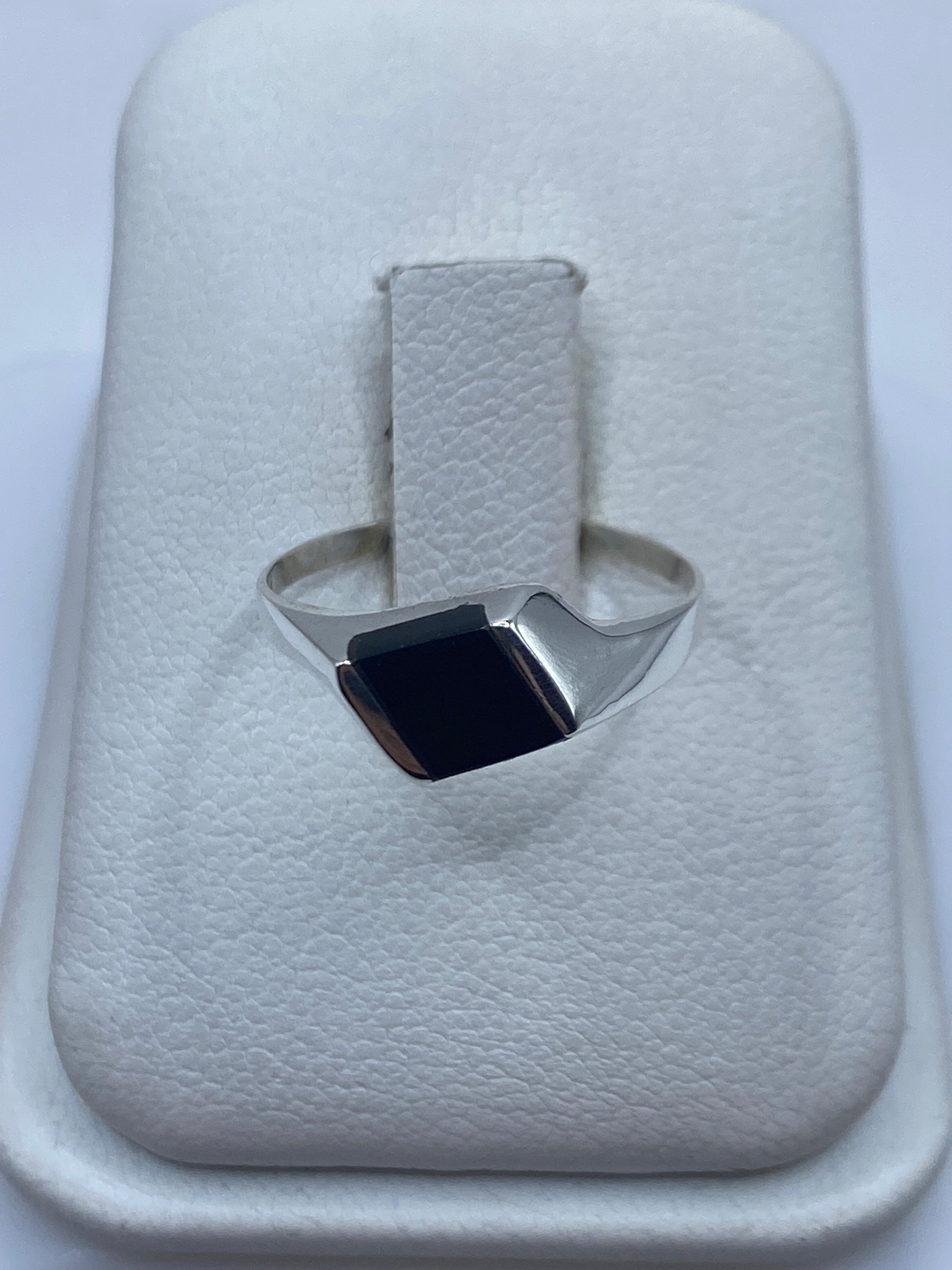 Anillo de Plata .925 con Ónix Negro — Solitario Minimalista — foto 1