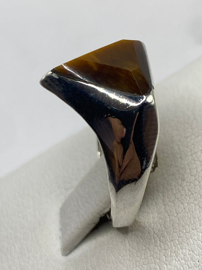 Detalle lateral del anillo con sello .925 MEXICO en la banda