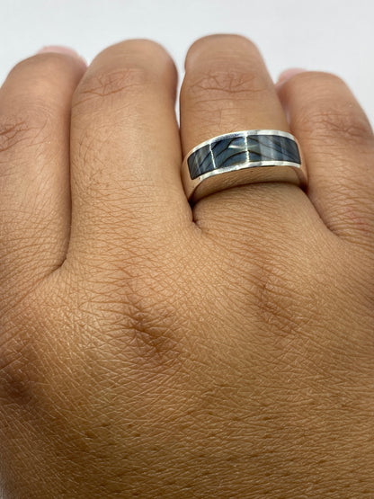 Marca de autenticidad .925 MEXICO visible en el interior del anillo