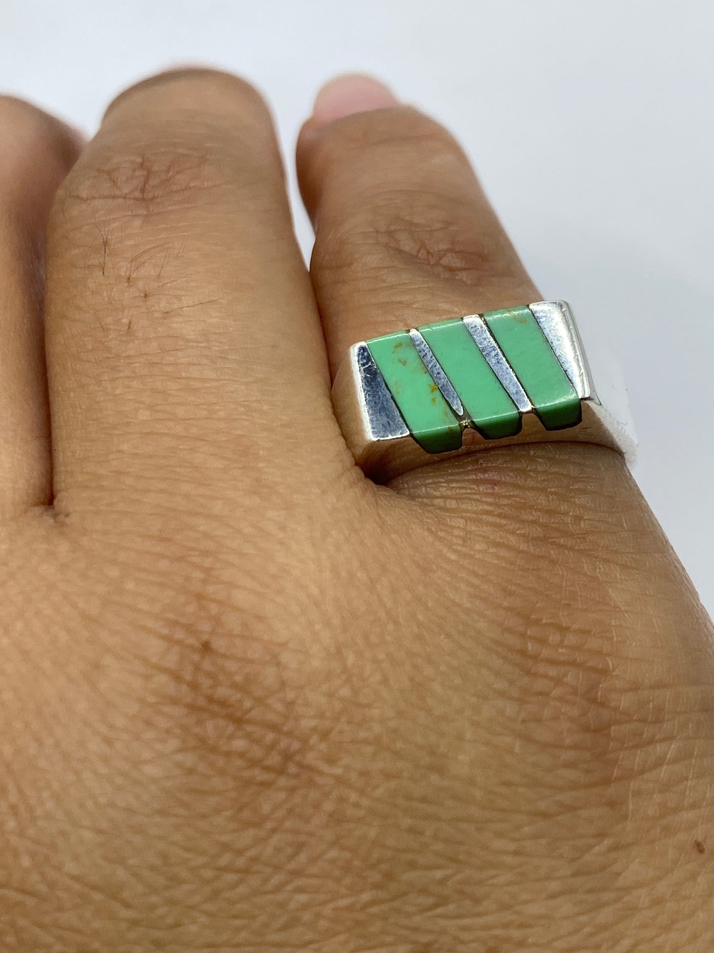 Sello 925 en el interior del anillo de malaquita, marca de autenticidad Taxco