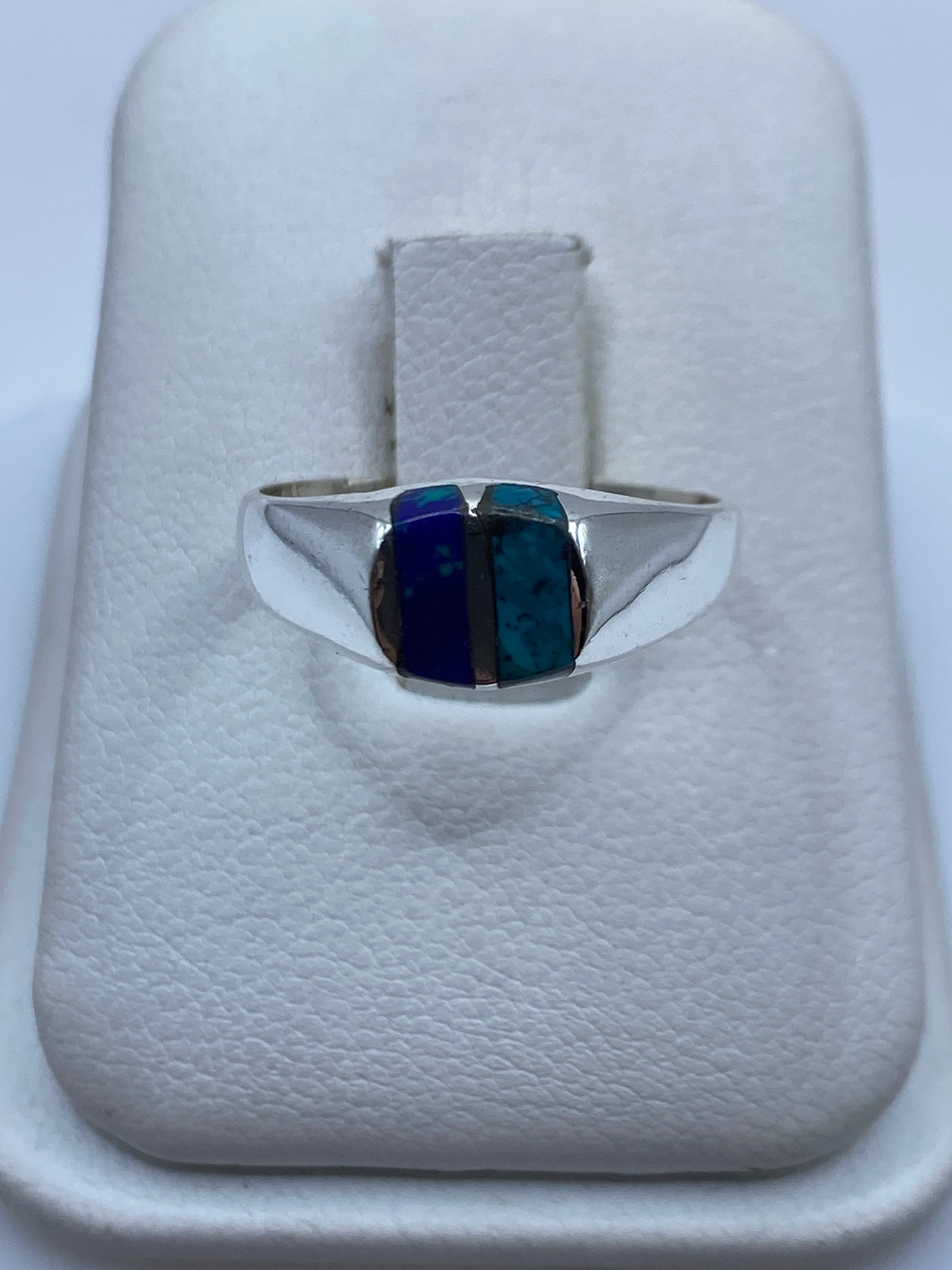 Anillo de turquesa azul cielo en plata .925 con banda minimalista vista desde arriba