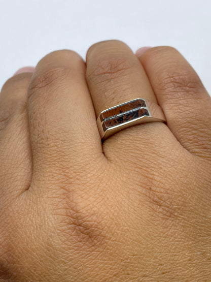 Anillo visto desde el interior mostrando el sello 925 y la calidad del engaste