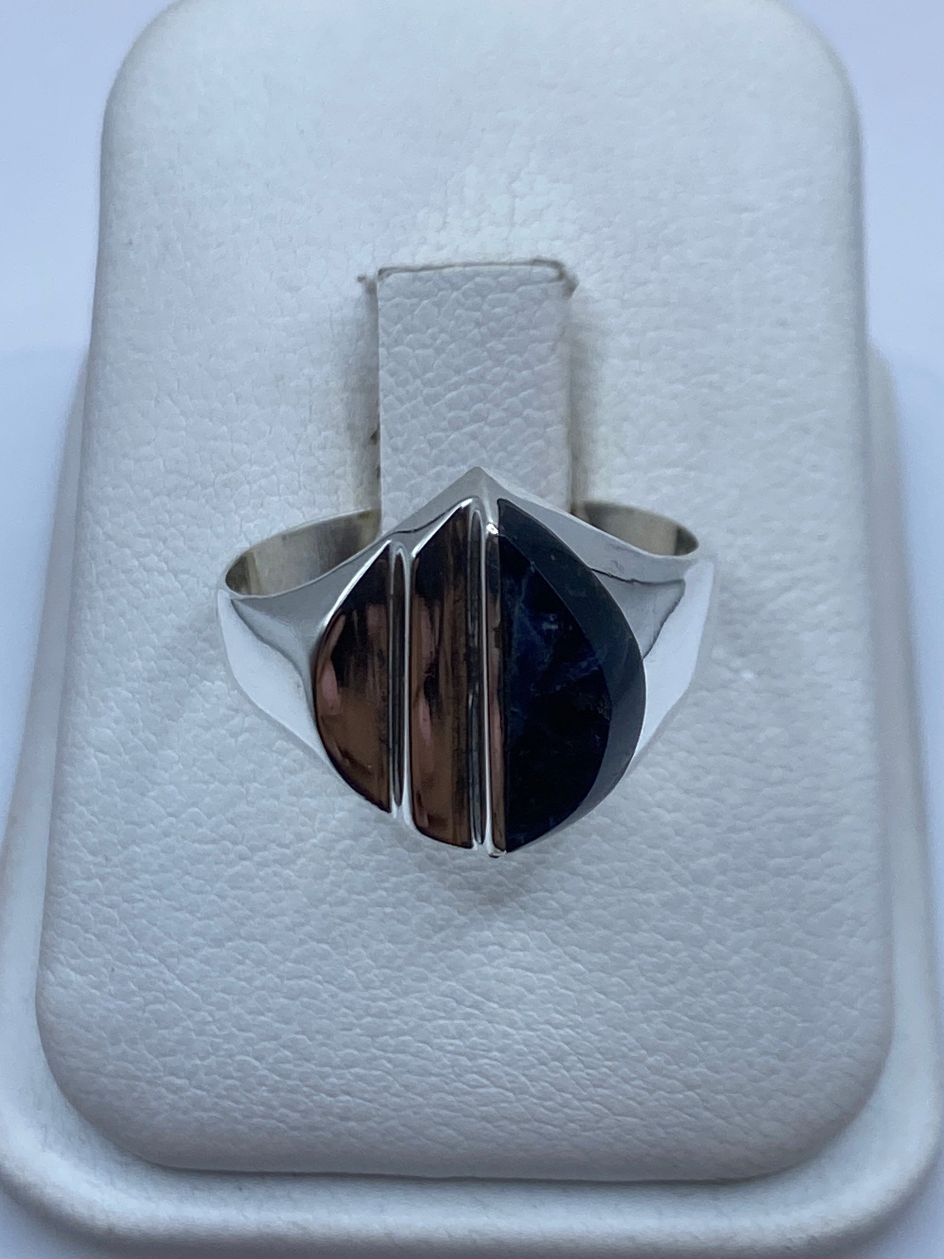 Anillo de plata .925 con lapislázuli azul natural en estuche blanco