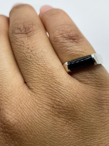 Interior del anillo de plata con sello 925 de autenticidad