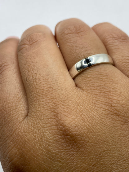 Reverso del anillo mostrando sello .925 MEXICO en la banda interna