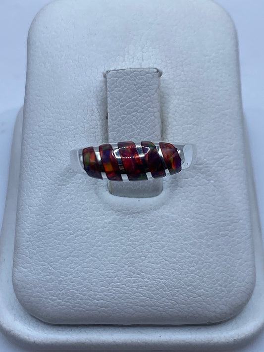 Anillo de plata con segmentos de Ópalo de Fuego multicolor en tono rojo, verde y naranja