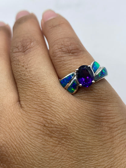 Anillo sobre fondo blanco mostrando el sello .925 MEXICO en la banda interior